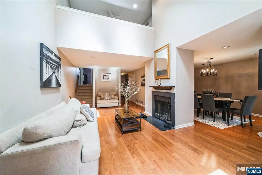 West Orange, NJ 07052,17 Davey DR #44