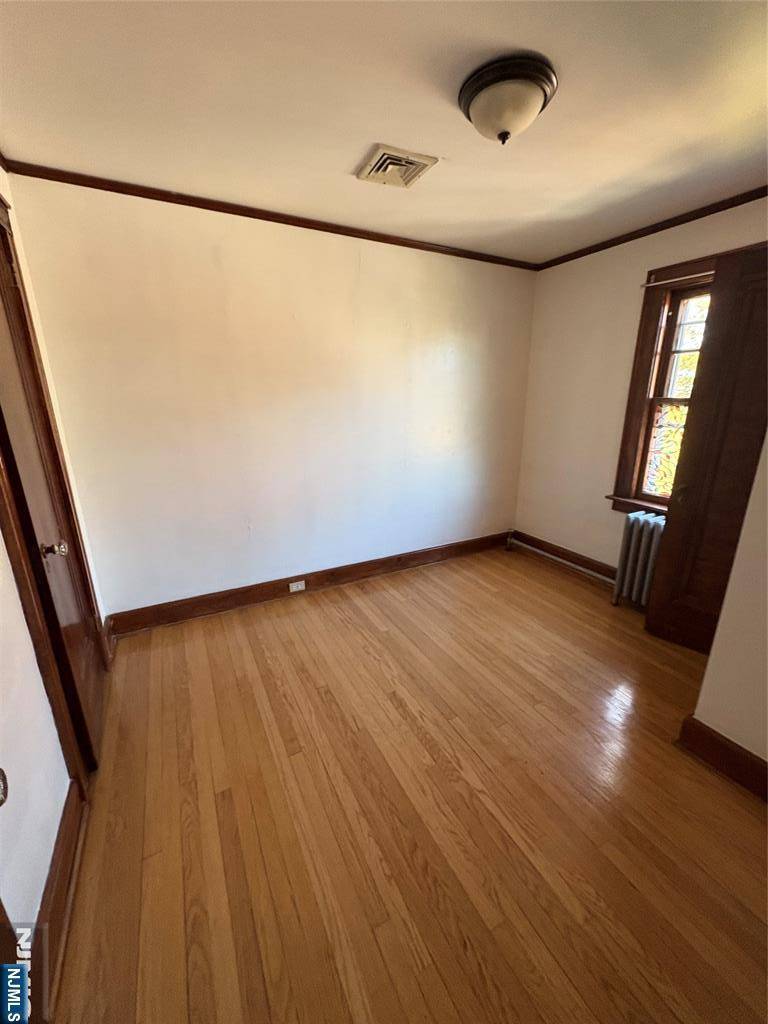 Ridgewood, NJ 07450,325 Bogert AVE