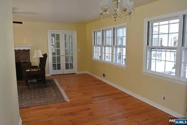 Westwood, NJ 07675,164 Mill ST