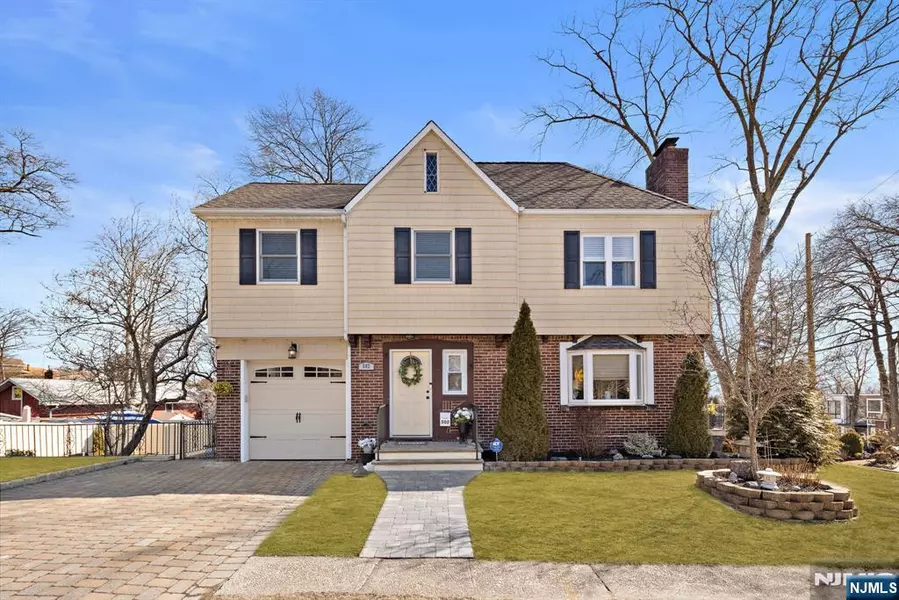 502 Longview PL, Cliffside Park, NJ 07010