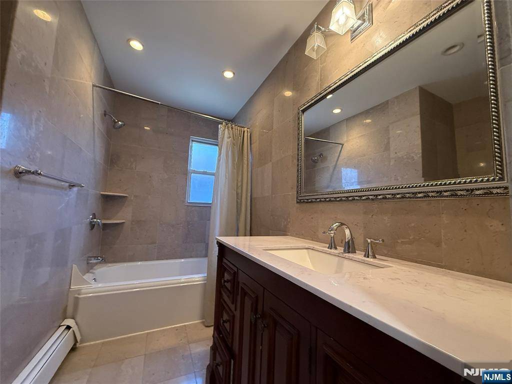 Edgewater, NJ 07020,Address not disclosed