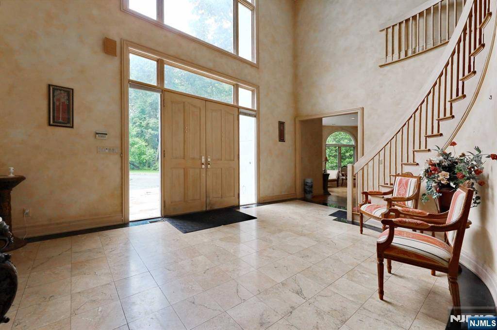 Saddle River, NJ 07458,54 Woodcliff Lake RD