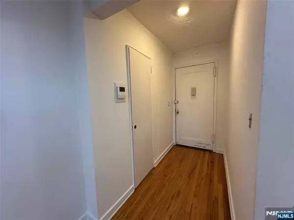 North Bergen, NJ 07047,8700 Boulevard East #2F