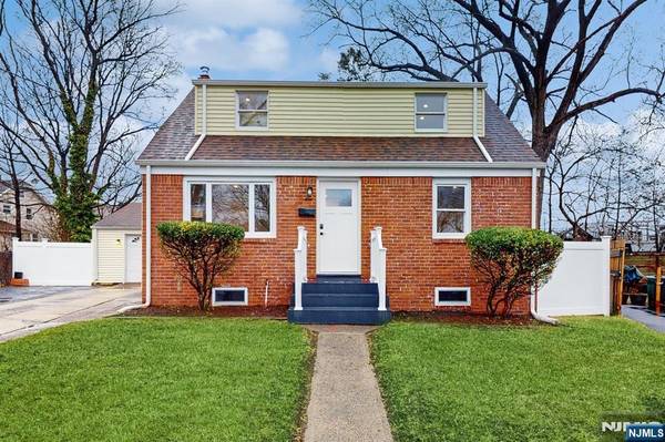 1 S Paula DR, Bergenfield, NJ 07621