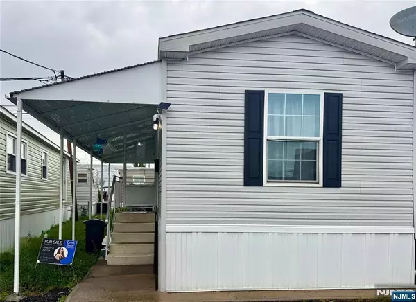 36 Helen DR, Moonachie, NJ 07074