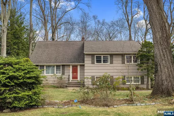 592 Eastbrook RD, Ridgewood, NJ 07450