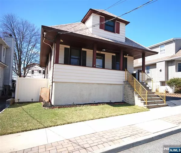 107 Hobart PL, Totowa, NJ 07512