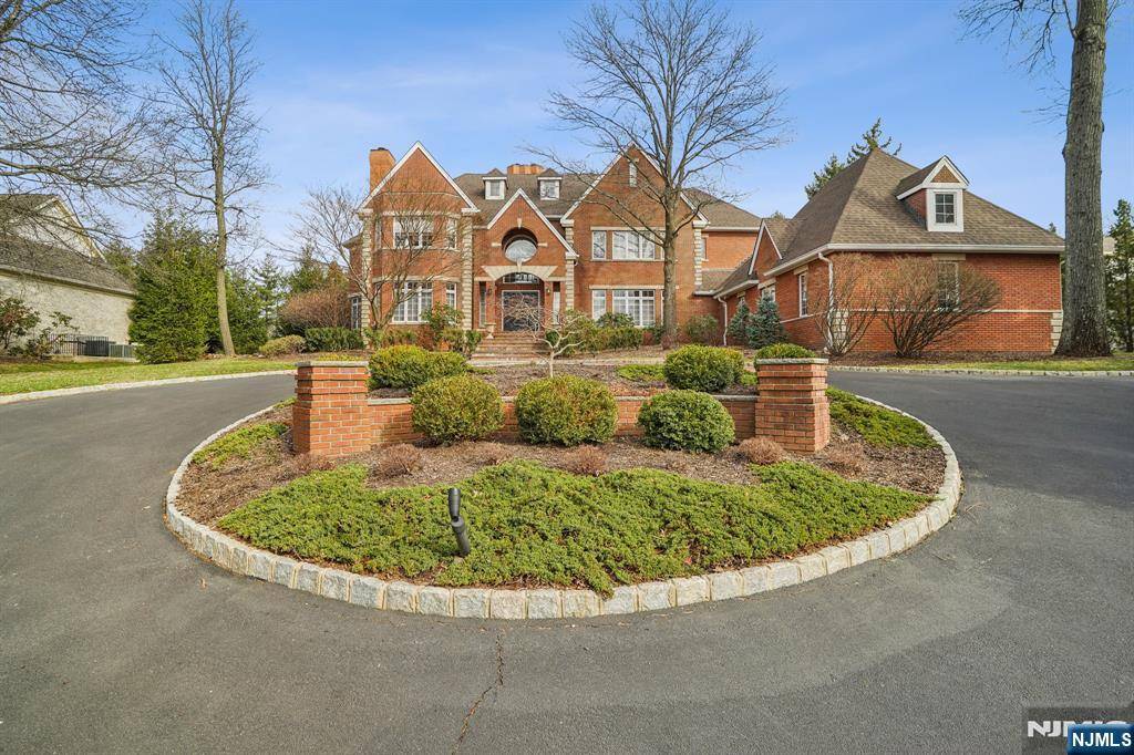 3 Windermere CT, Livingston, NJ 07039