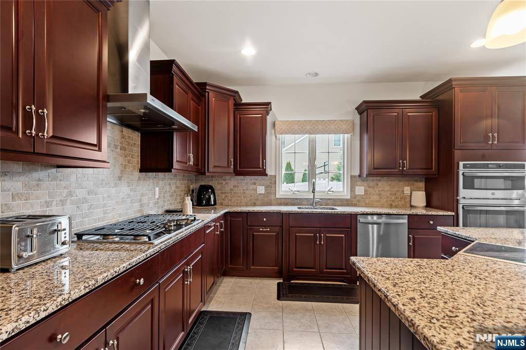 Hillsborough, NJ 08844,5 Mc Bride CT