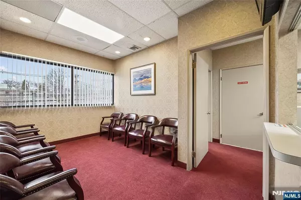 Clifton, NJ 07013,1001 Clifton AVE #2B