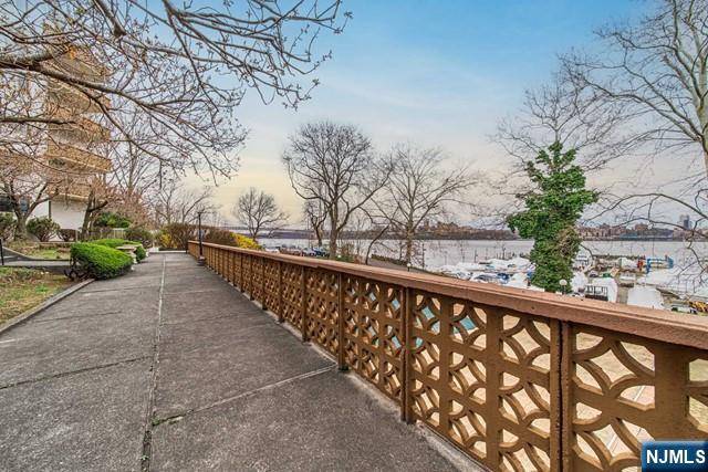 Edgewater, NJ 07020,1375 River RD #3G
