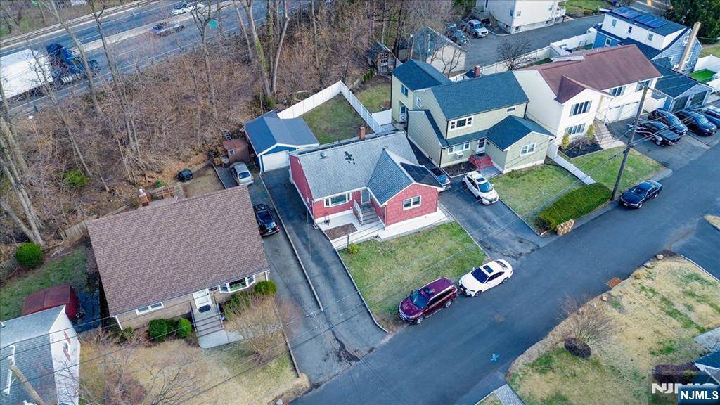 Rochelle Park, NJ 07662,18 Dorothy AVE