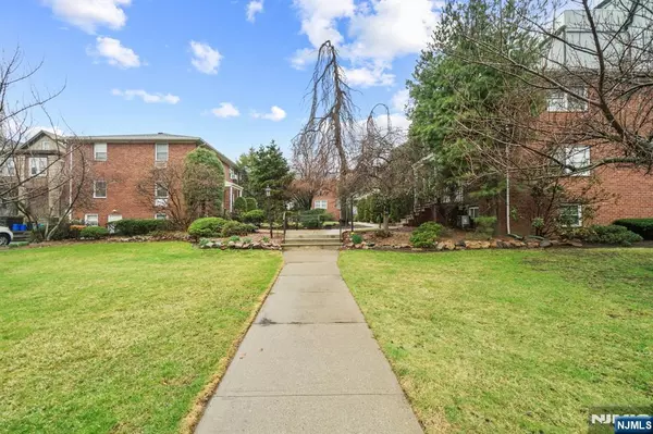 234 Columbia AVE #19, Fort Lee, NJ 07024