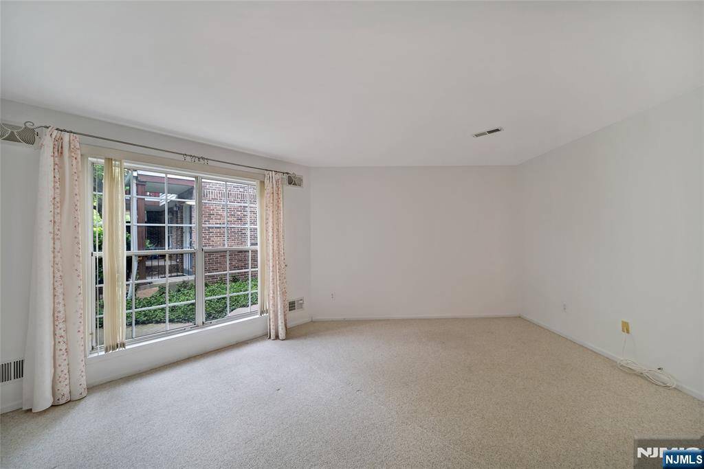Fort Lee, NJ 07024,1449 Teresa DR #7107