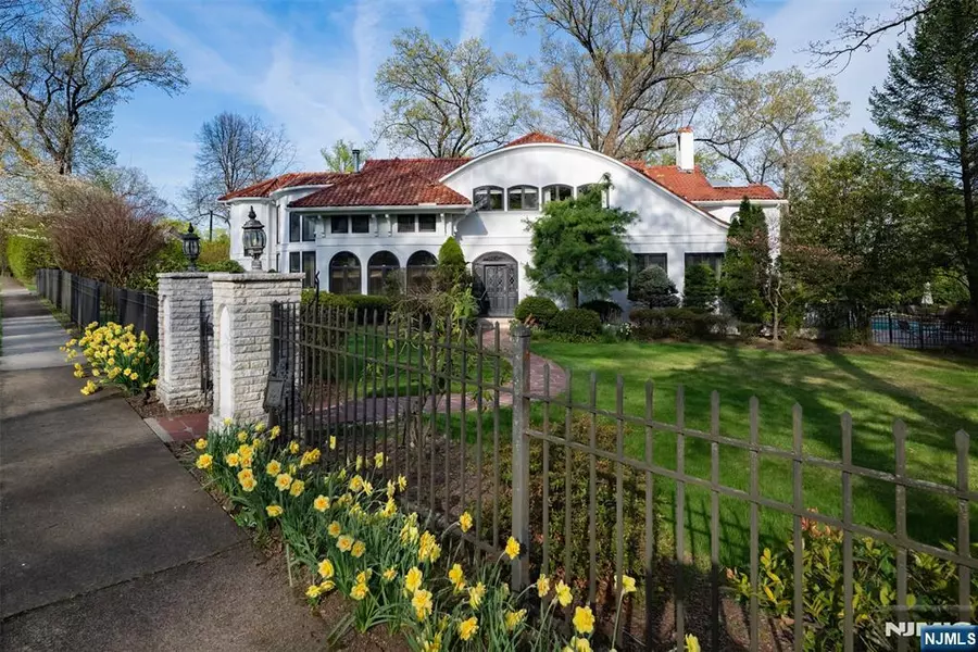 353 Highland AVE, Ridgewood, NJ 07450