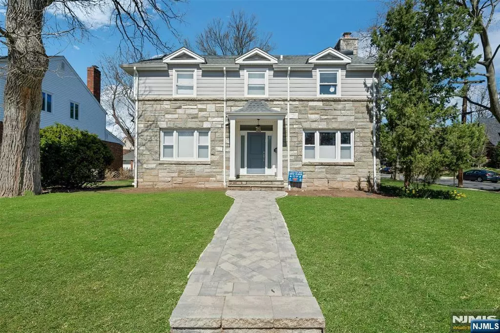 Teaneck, NJ 07666,145 Cherry LN