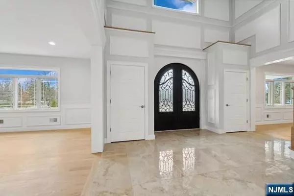 Norwood, NJ 07648,15 Jones CT