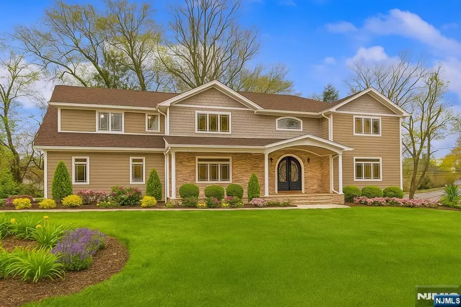 15 Jones CT, Norwood, NJ 07648