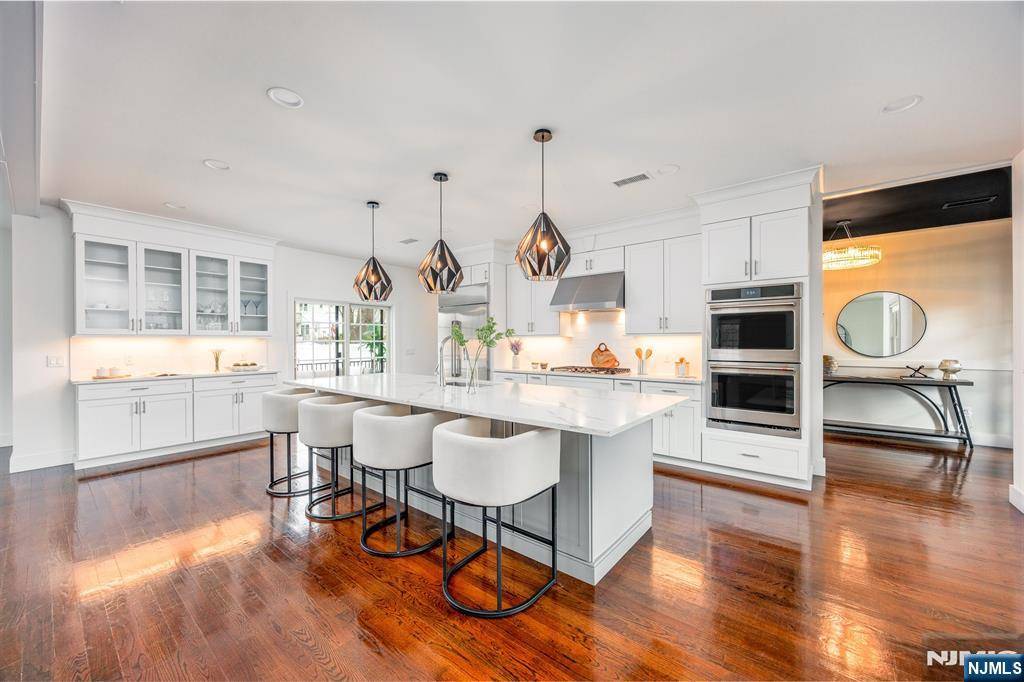 Park Ridge, NJ 07656,2 Bona CT