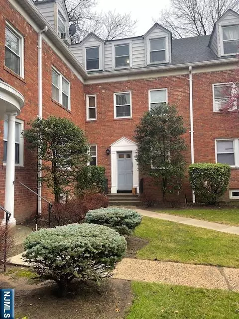 735 Elm AVE #5B, Teaneck, NJ 07666