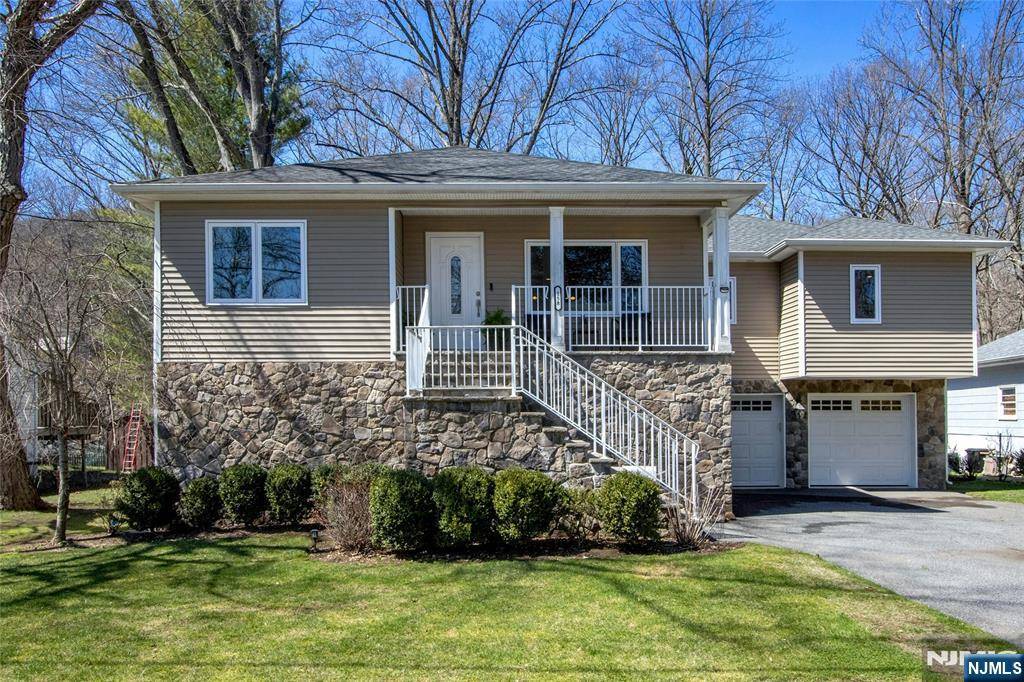 158 Lakeshore DR,  Oakland,  NJ 07436
