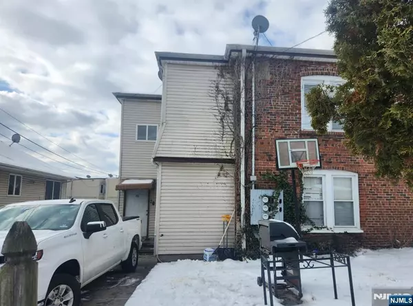 Lodi, NJ 07644,81 E Charles ST ##1