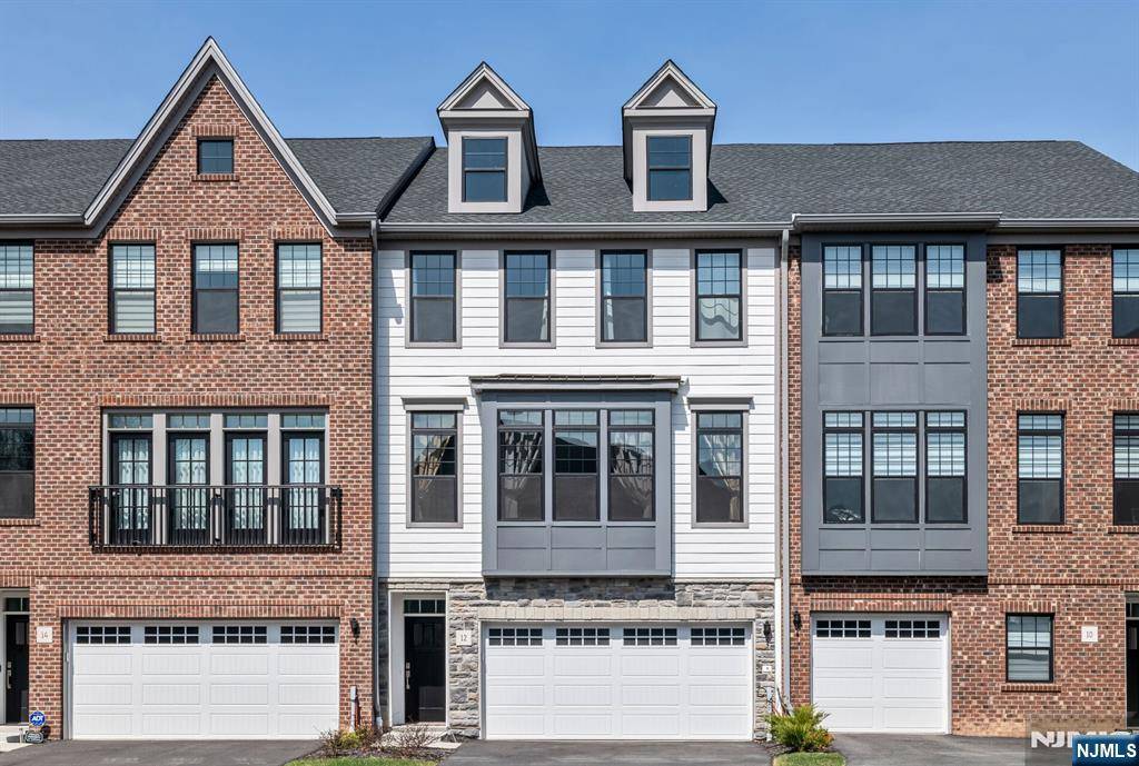 12 Bittersweet TER, Montvale, NJ 07645