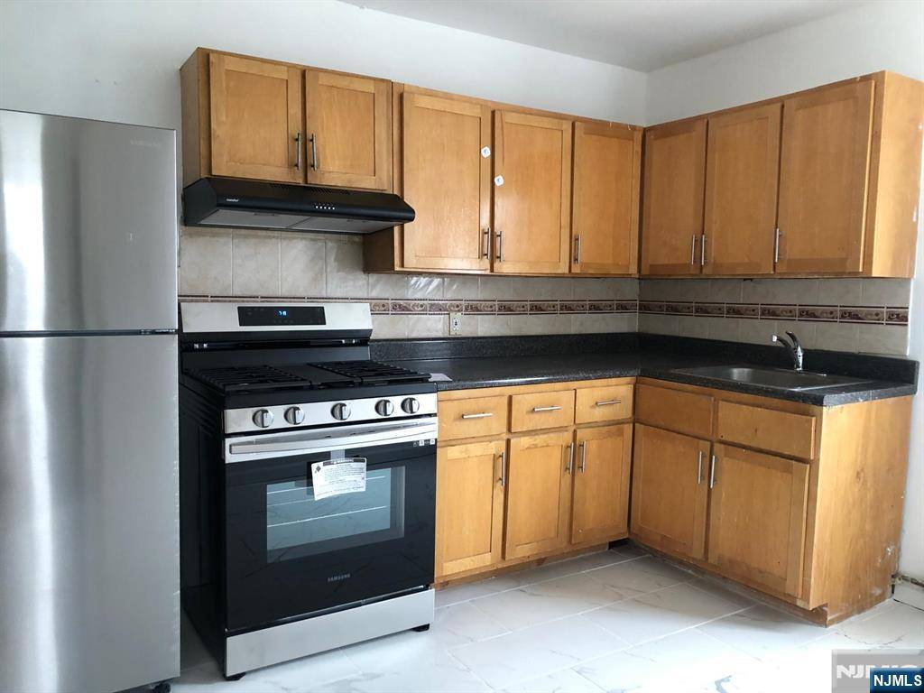 Lodi, NJ 07644,109 Home PL #2