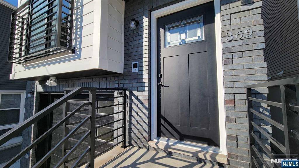 Kearny, NJ 07032,369 Forest ST