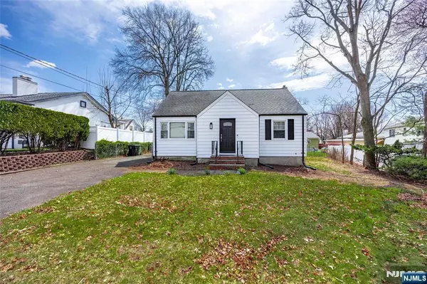 Paramus, NJ 07652,38 Arcadian WAY