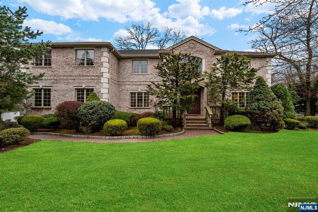 15 1st ST, Closter, NJ 07624