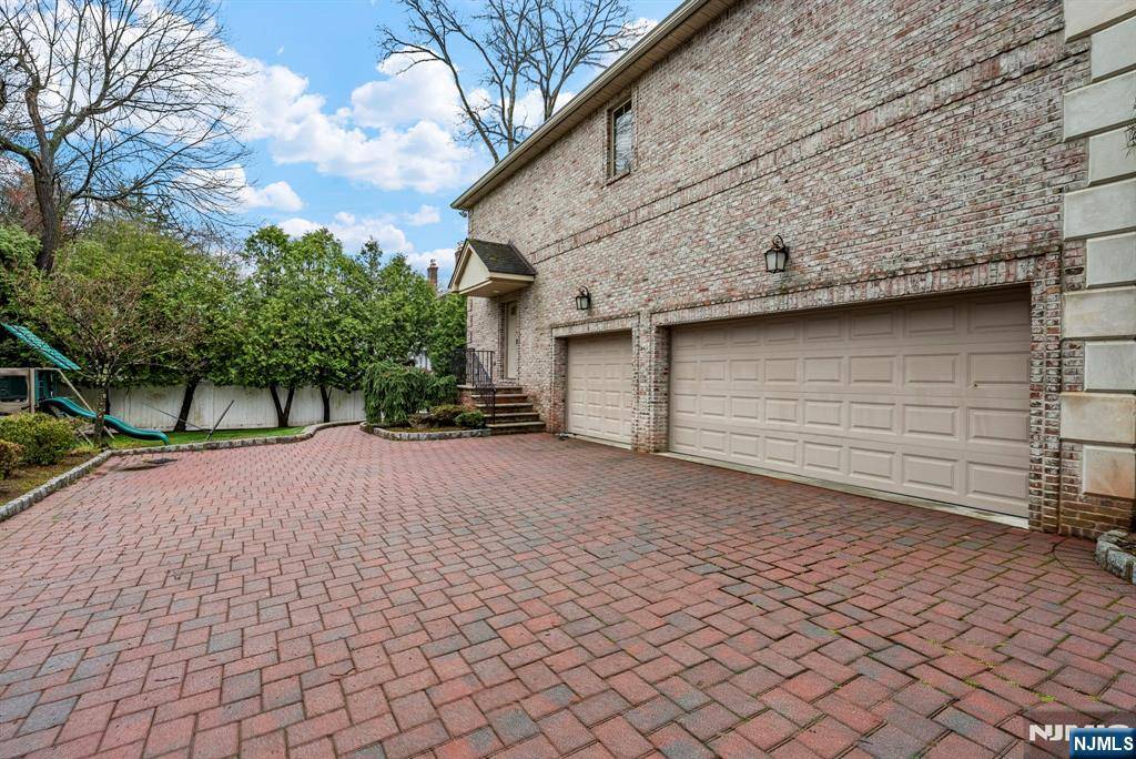 Closter, NJ 07624,15 1st ST