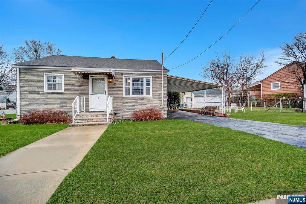 4 Roosevelt AVE, Totowa, NJ 07512