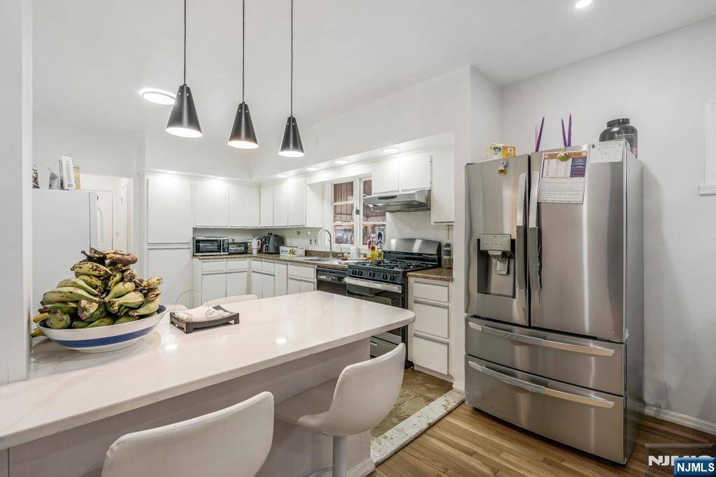 Lodi, NJ 07644,18 Sidney ST
