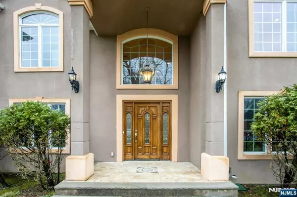 Woodcliff Lake, NJ 07677,13 Linda TER