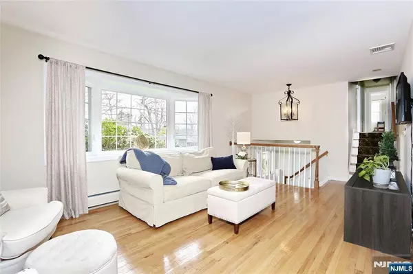 Oakland, NJ 07436,41 Hopper ST