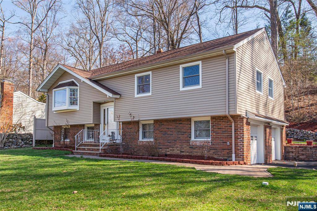 Ringwood, NJ 07456,29 Cedar RD