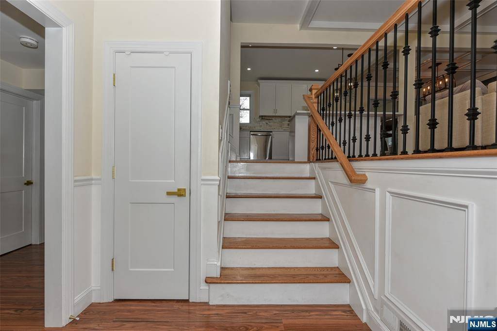 Westfield, NJ 07090,121 Summit CT