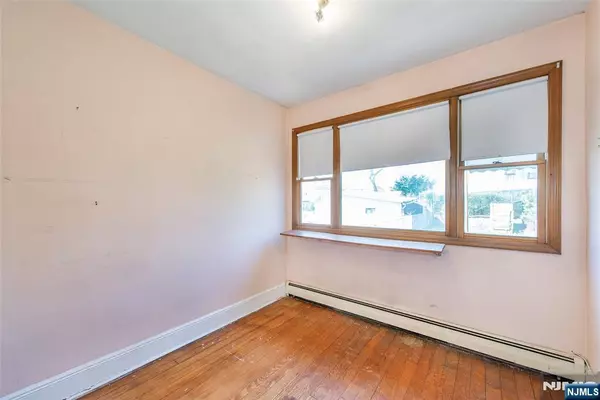 Garfield, NJ 07026,27 Blakely PL