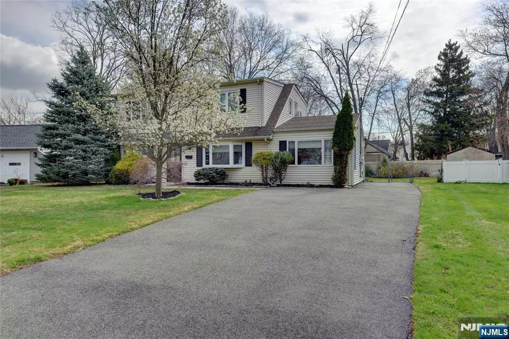 Little Falls, NJ 07424,41 Donato DR