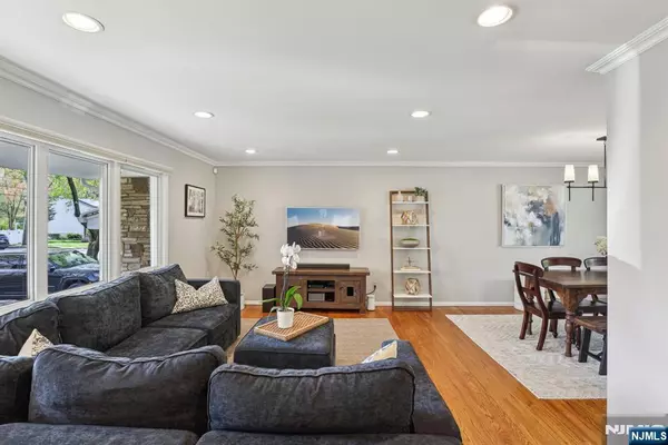 Hillsdale, NJ 07642,27 Ell RD