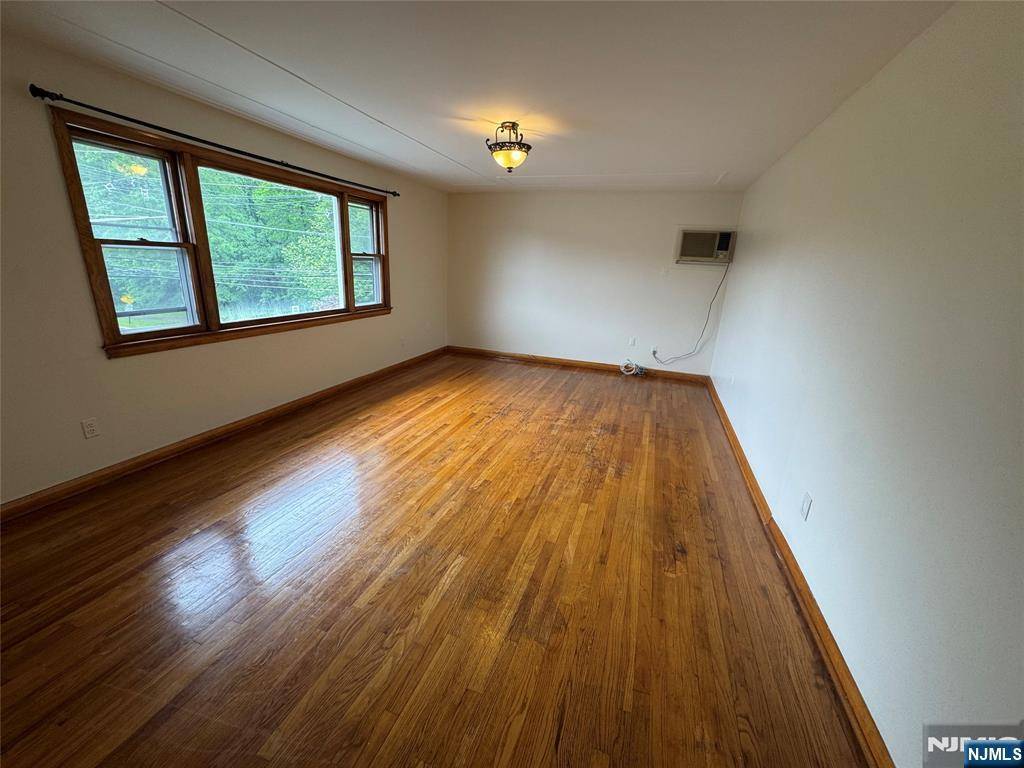 Elmwood Park, NJ 07407,237 E 54th ST
