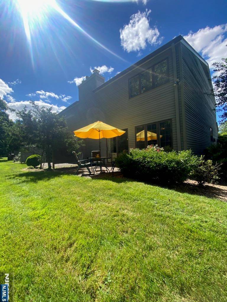Roseland, NJ 07068,38 Minnisink DR