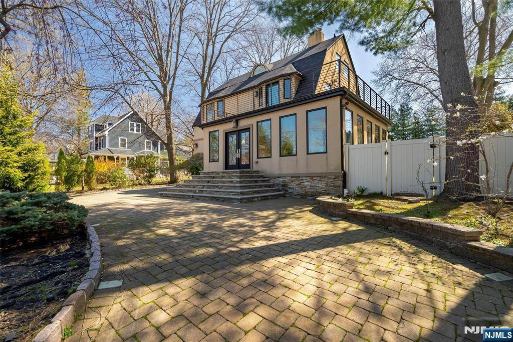 Leonia, NJ 07605,165 Leonia AVE