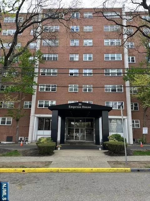 39 E.Rout E 39th #4R, Paterson, NJ 07514