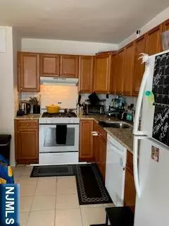 Paterson, NJ 07514,39 E.Rout E 39th #4R