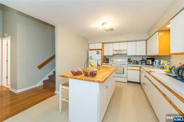 Clifton, NJ 07013,79 Adams TER #79