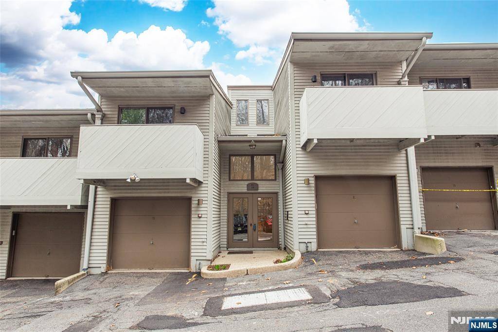 79 Adams TER #79, Clifton, NJ 07013