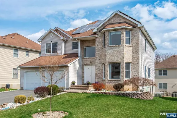 29 Nicole LN, Par-troy Hills Twp., NJ 07054