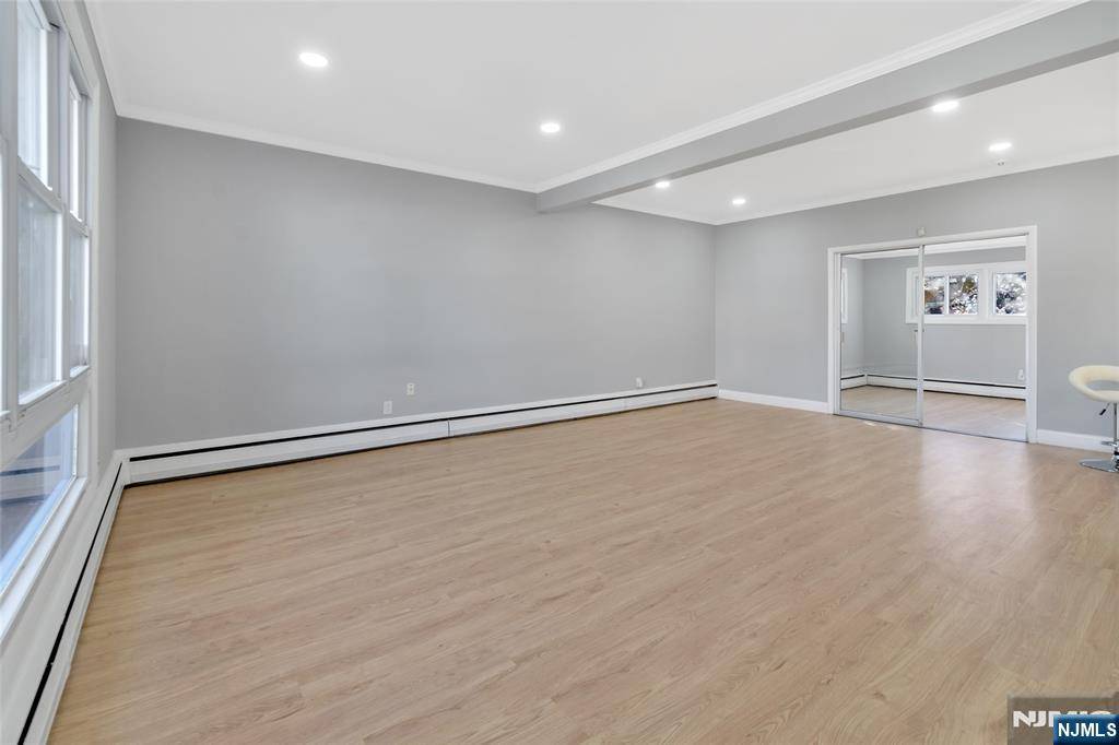 East Orange, NJ 07018,65 Fairmount TER